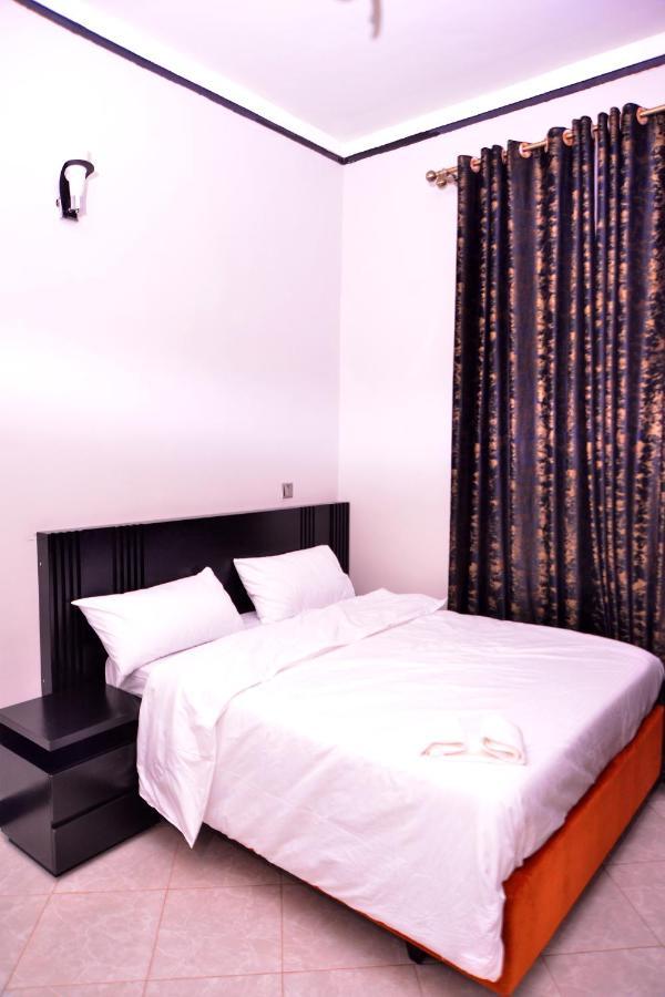 Hilltop Apartments Bwebajja ภายนอก รูปภาพ